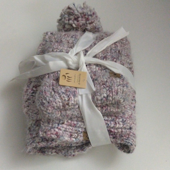 BearPaw Accessories - BearPaw Knit Two-Piece Hat & Scarf Set in Speckled Pastel New